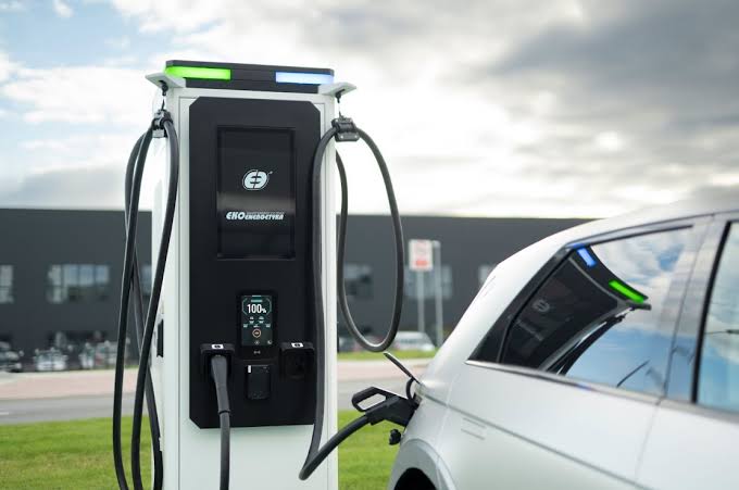 Electric vehicle connected to an EV charging station